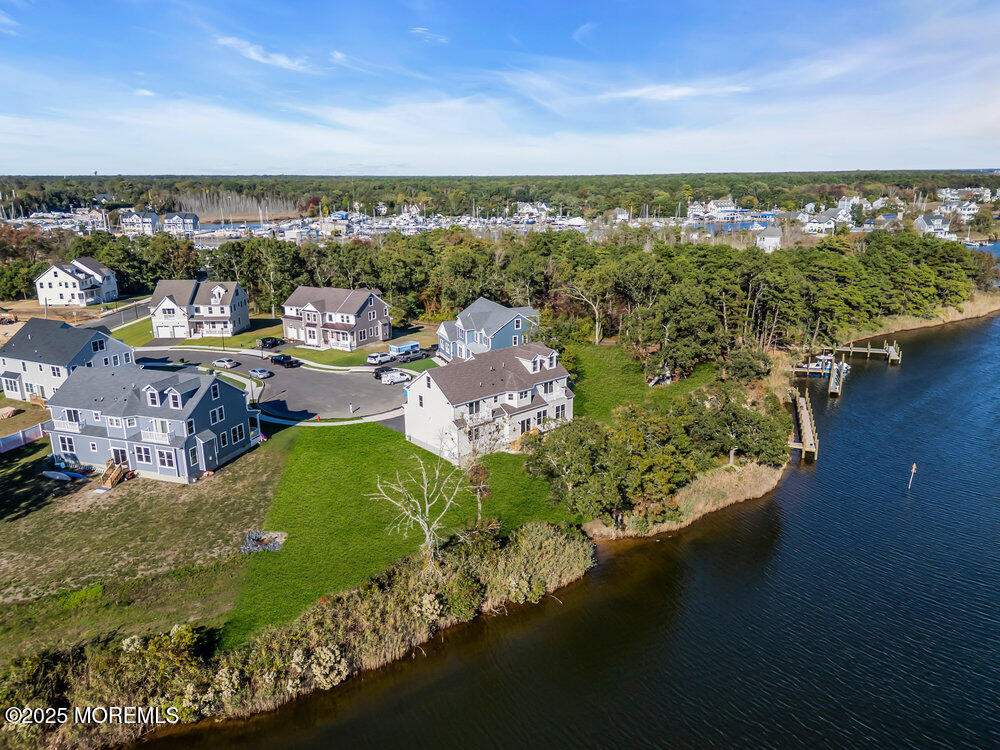 105 Coral Way S, Forked River