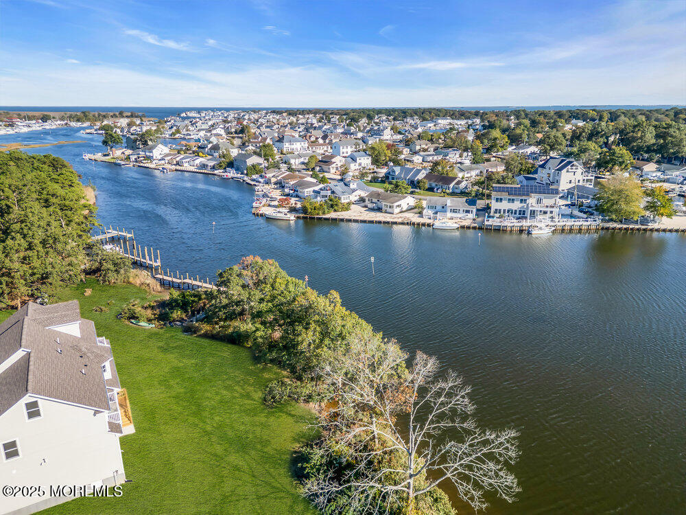 105 Coral Way S, Forked River