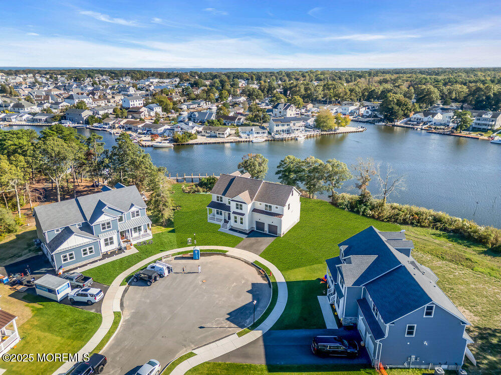 105 Coral Way S, Forked River