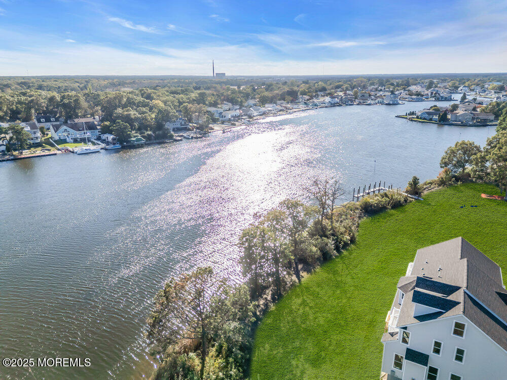 105 Coral Way S, Forked River