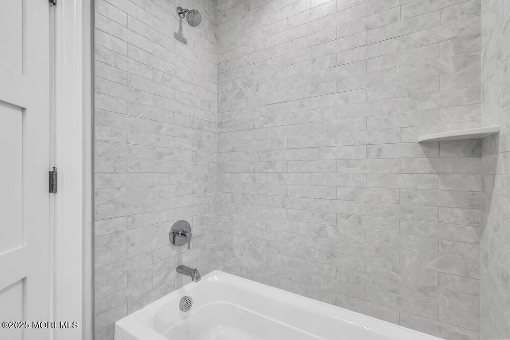 105 Coral Way S, Forked River