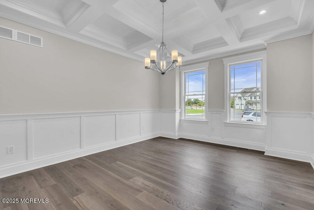 105 Coral Way S, Forked River