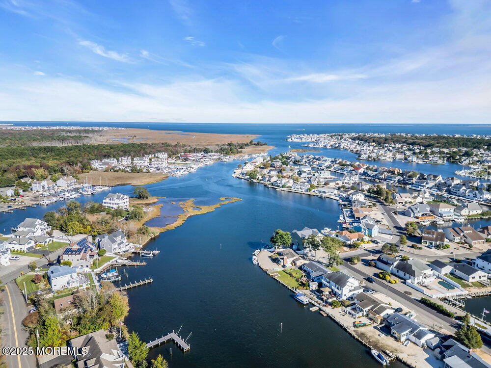 105 Coral Way S, Forked River