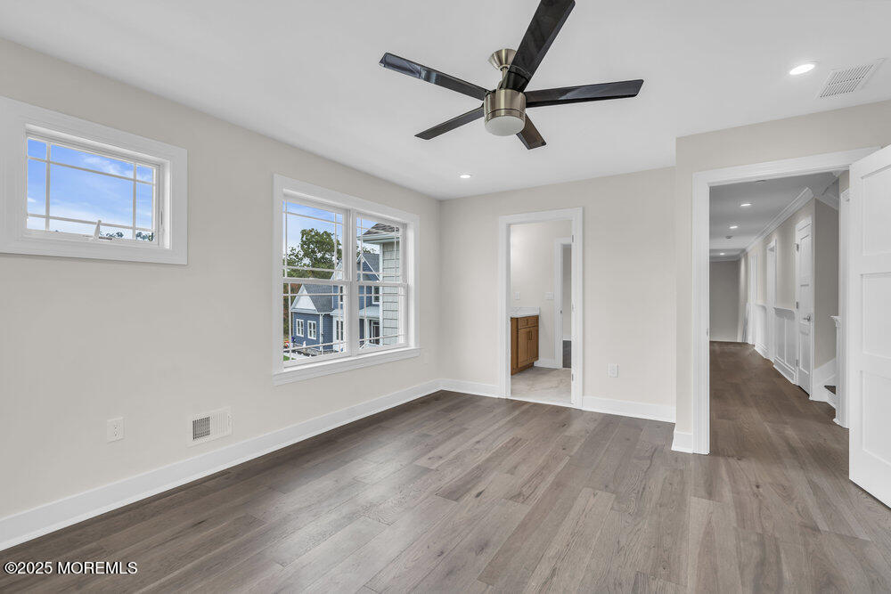 105 Coral Way S, Forked River