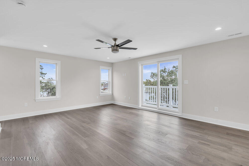 105 Coral Way S, Forked River