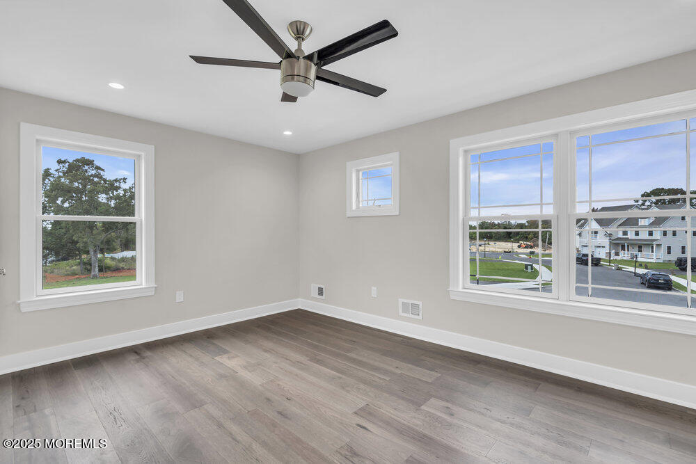 105 Coral Way S, Forked River