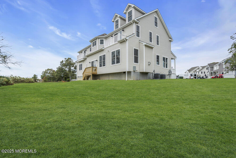 105 Coral Way S, Forked River