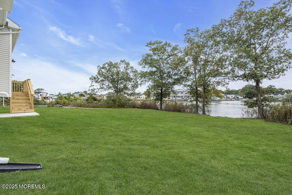 105 Coral Way S, Forked River