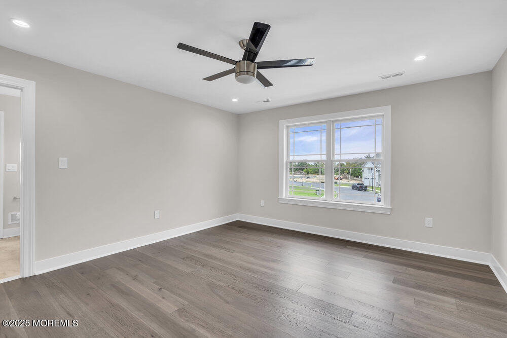 105 Coral Way S, Forked River