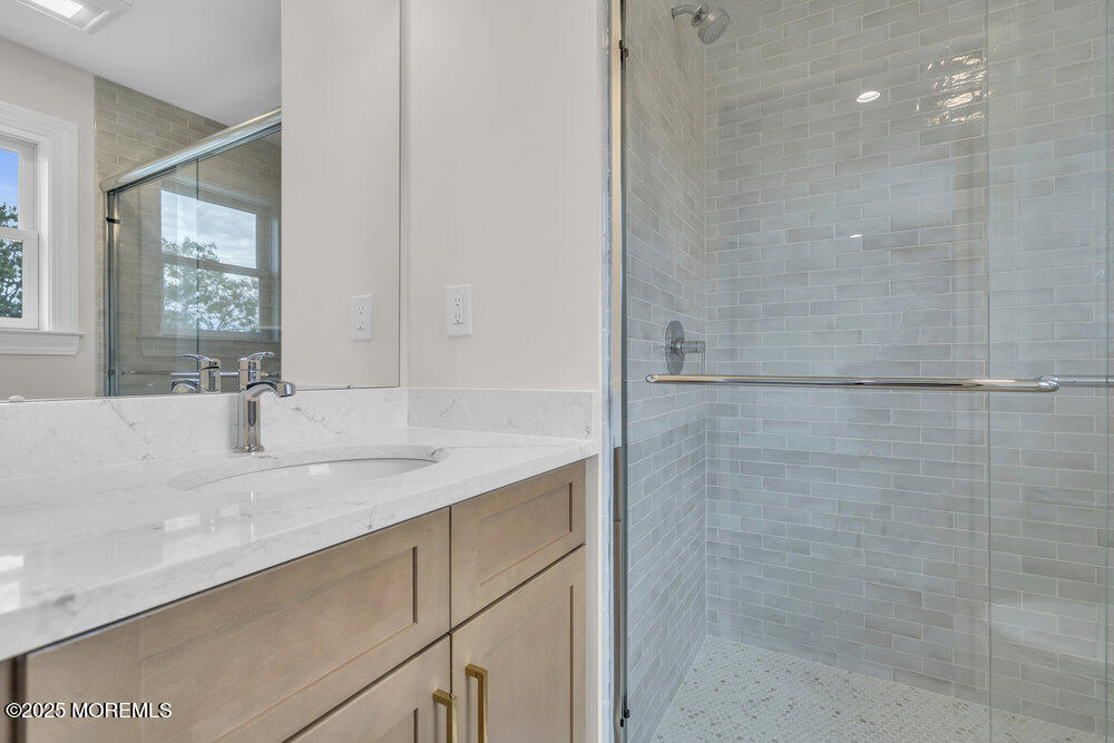 105 Coral Way S, Forked River