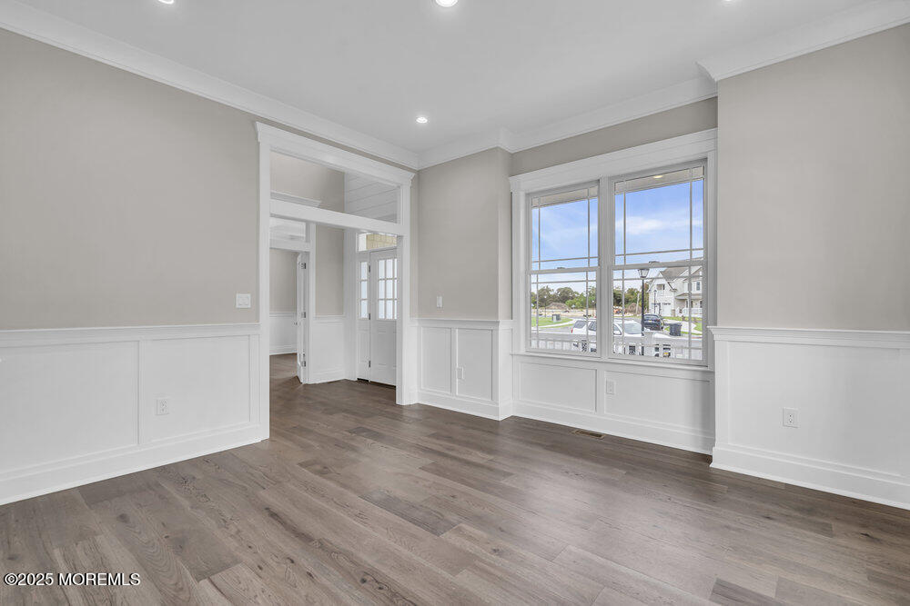 105 Coral Way S, Forked River