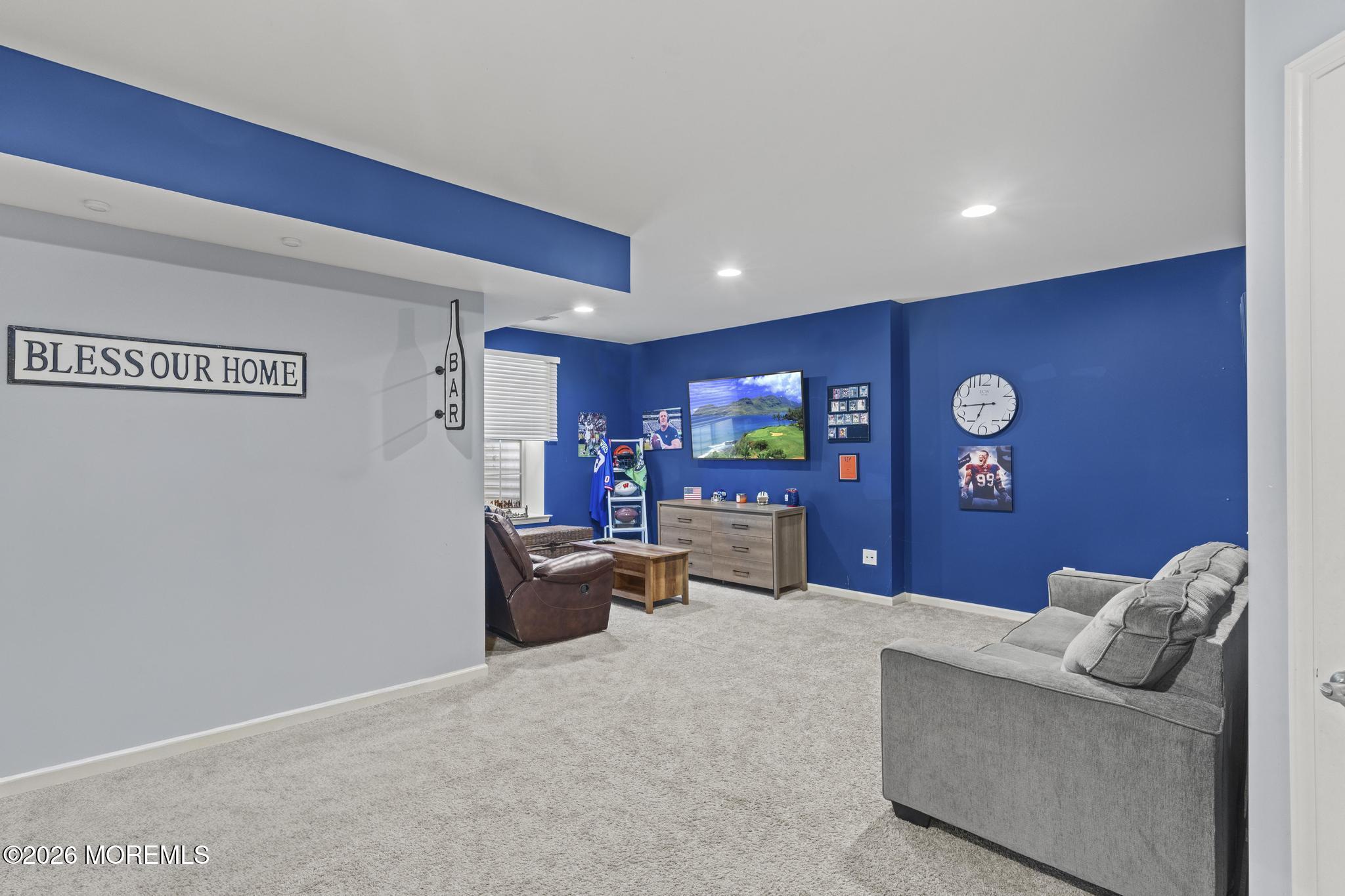 330 Hawthorne Lane