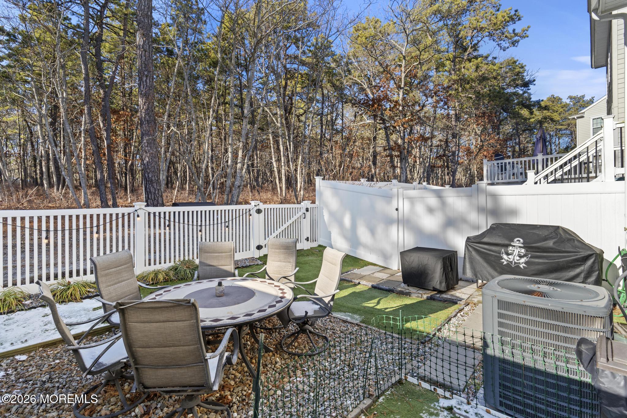 330 Hawthorne Lane