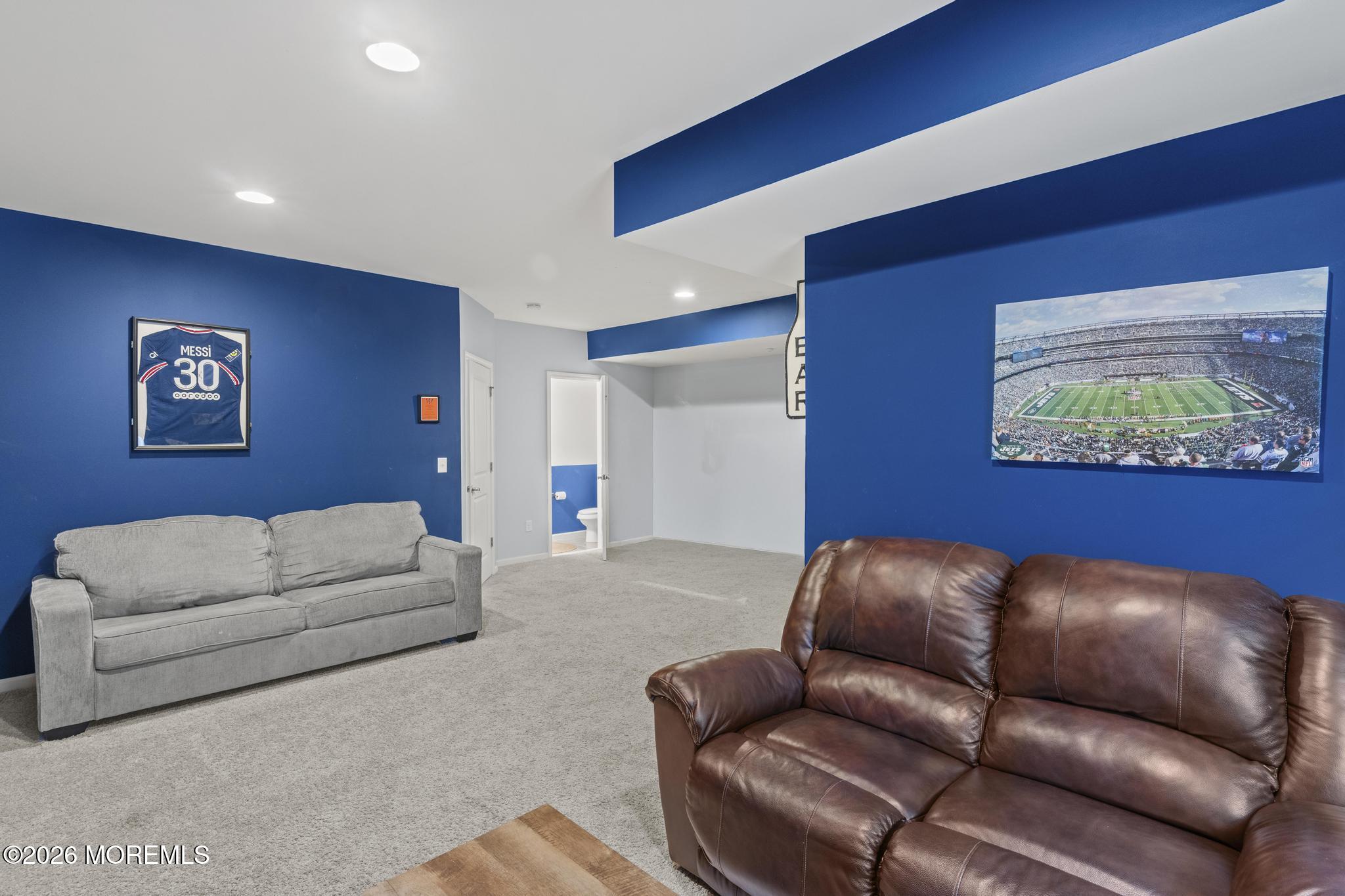 330 Hawthorne Lane
