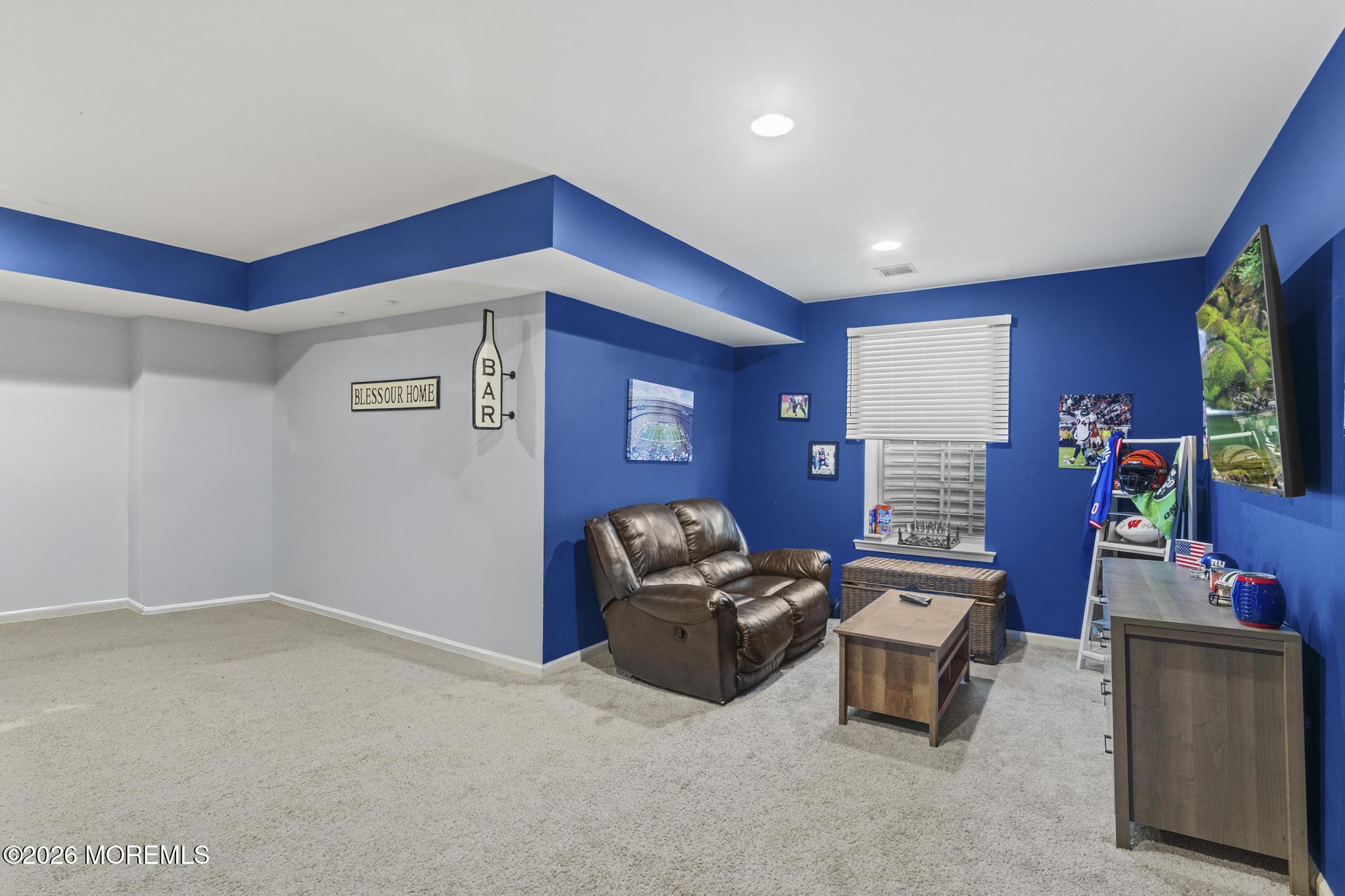 330 Hawthorne Lane