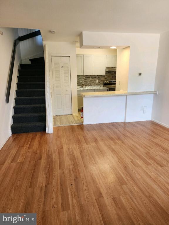403 Newtowne Sq
