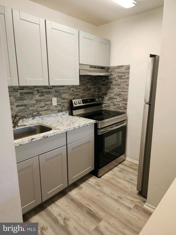 403 Newtowne Sq