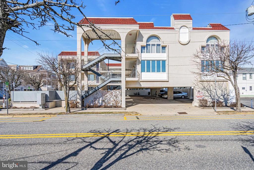 3010 Ocean Ave #102