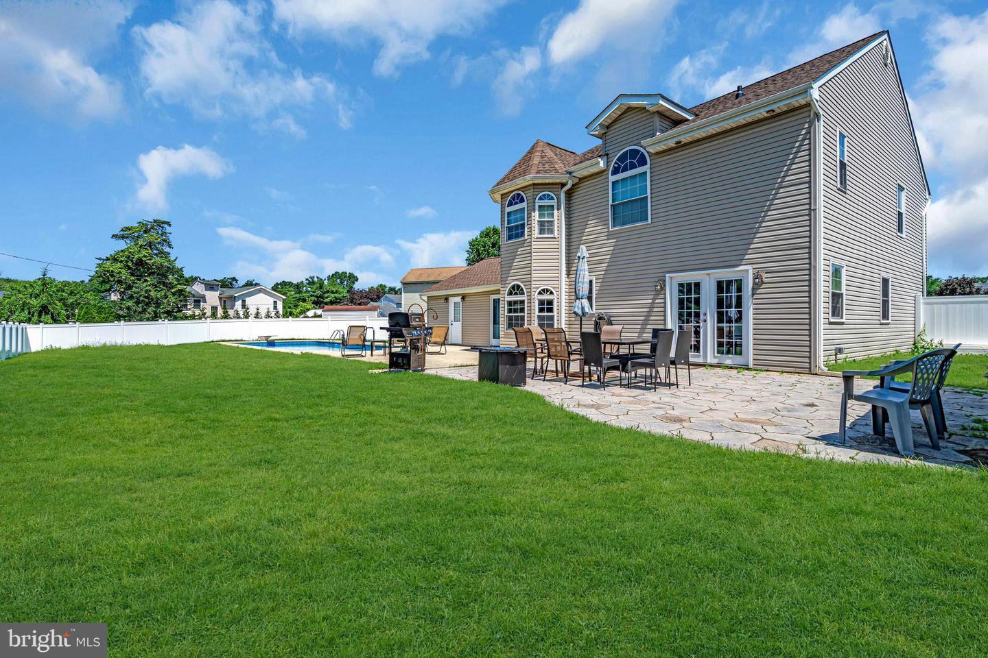 3 Rachel Ct
