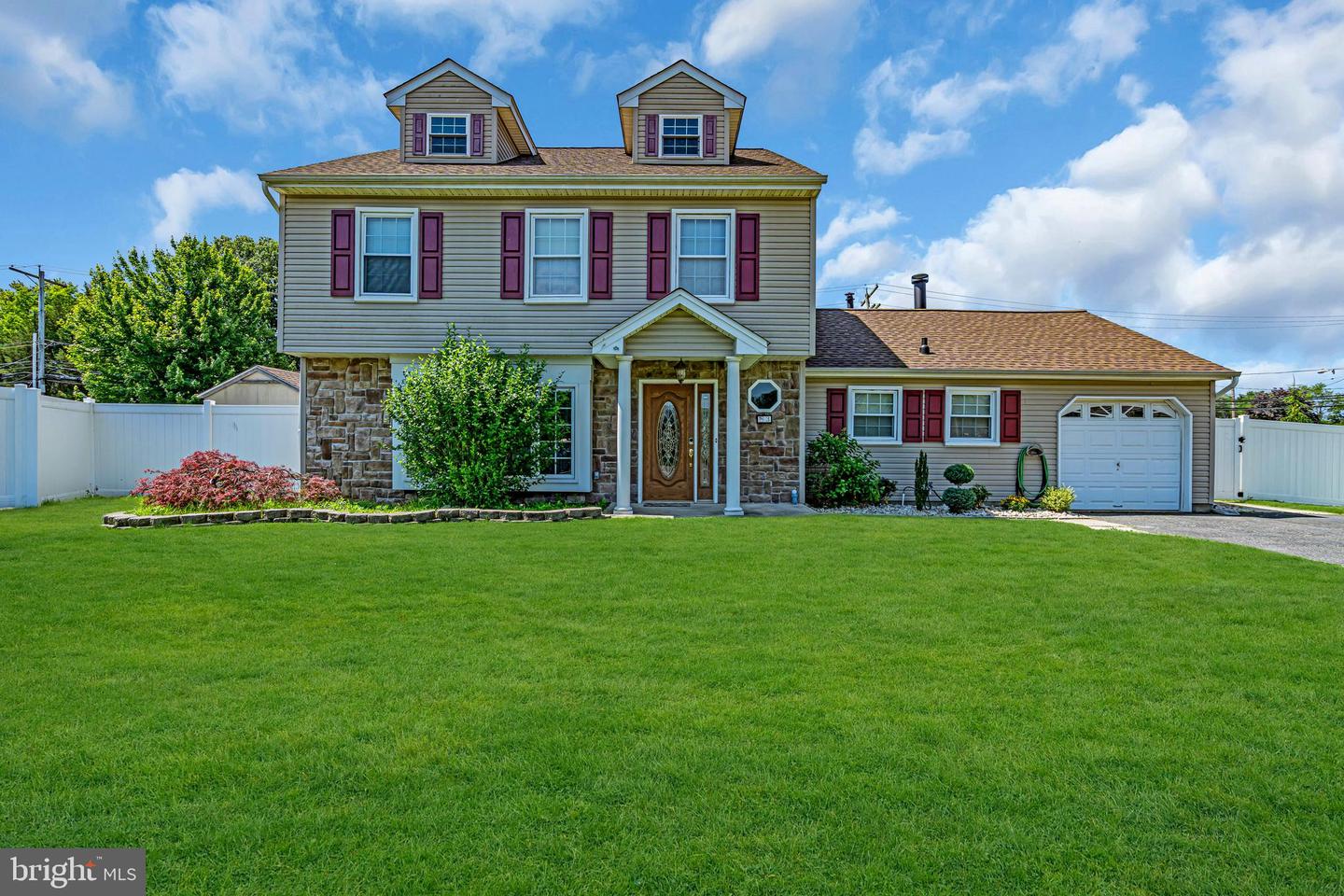 3 Rachel Ct