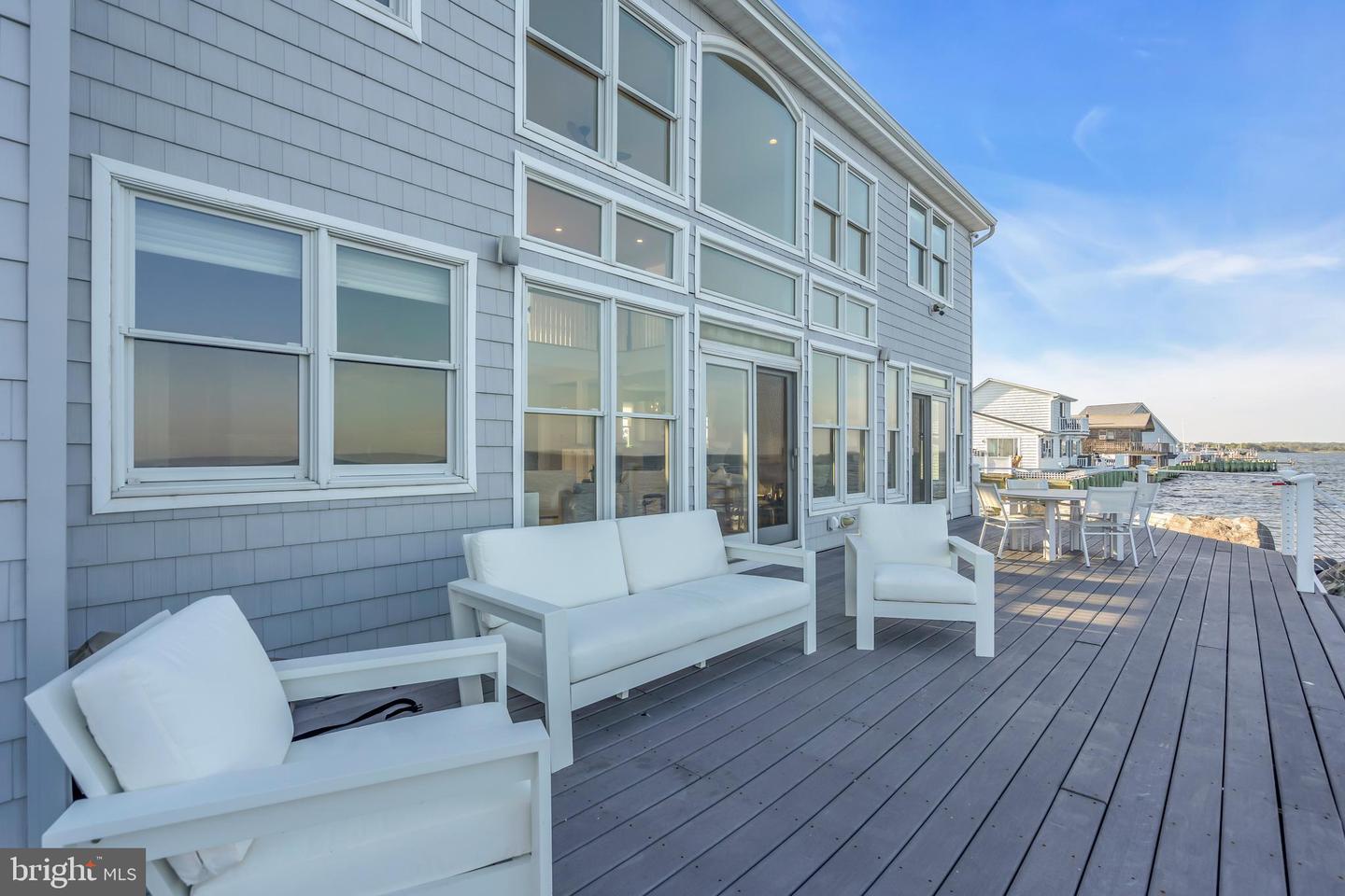 339 Bay Shore Dr