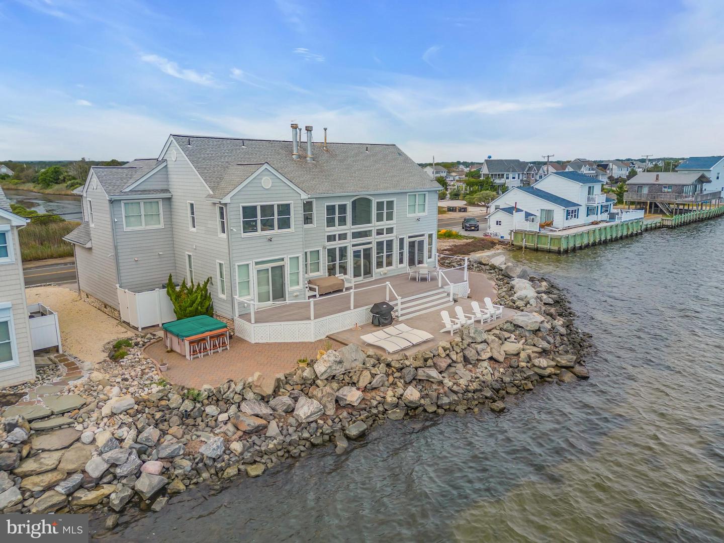 339 Bay Shore Dr