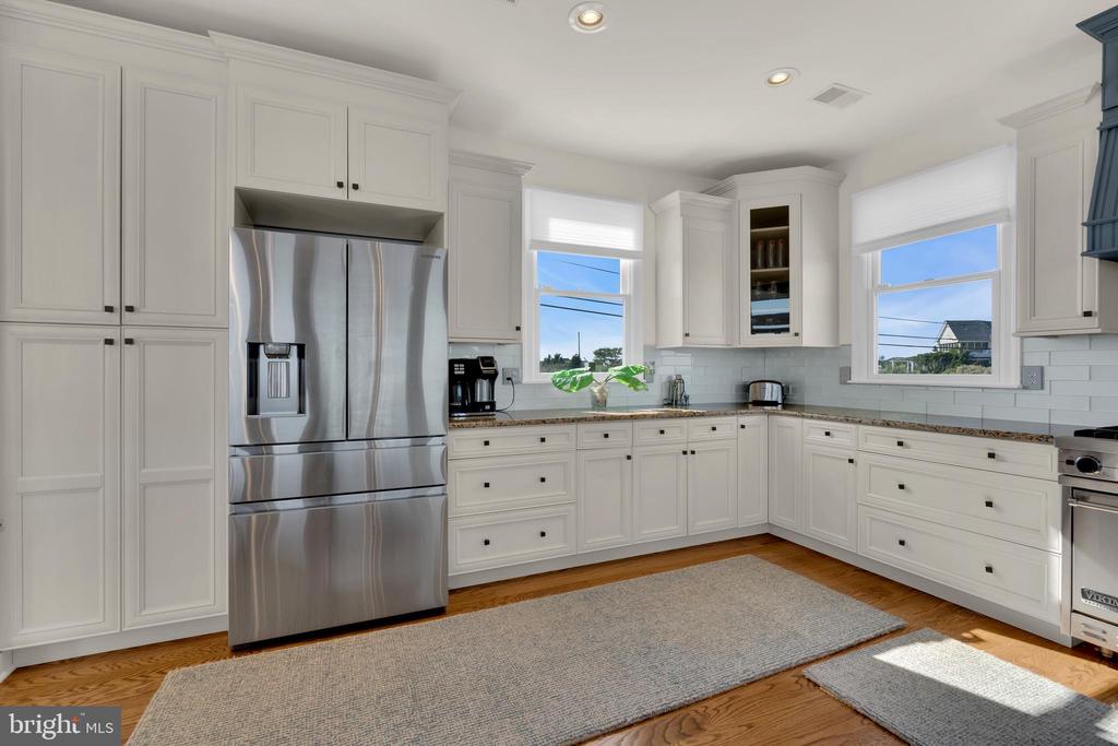 339 Bay Shore Dr