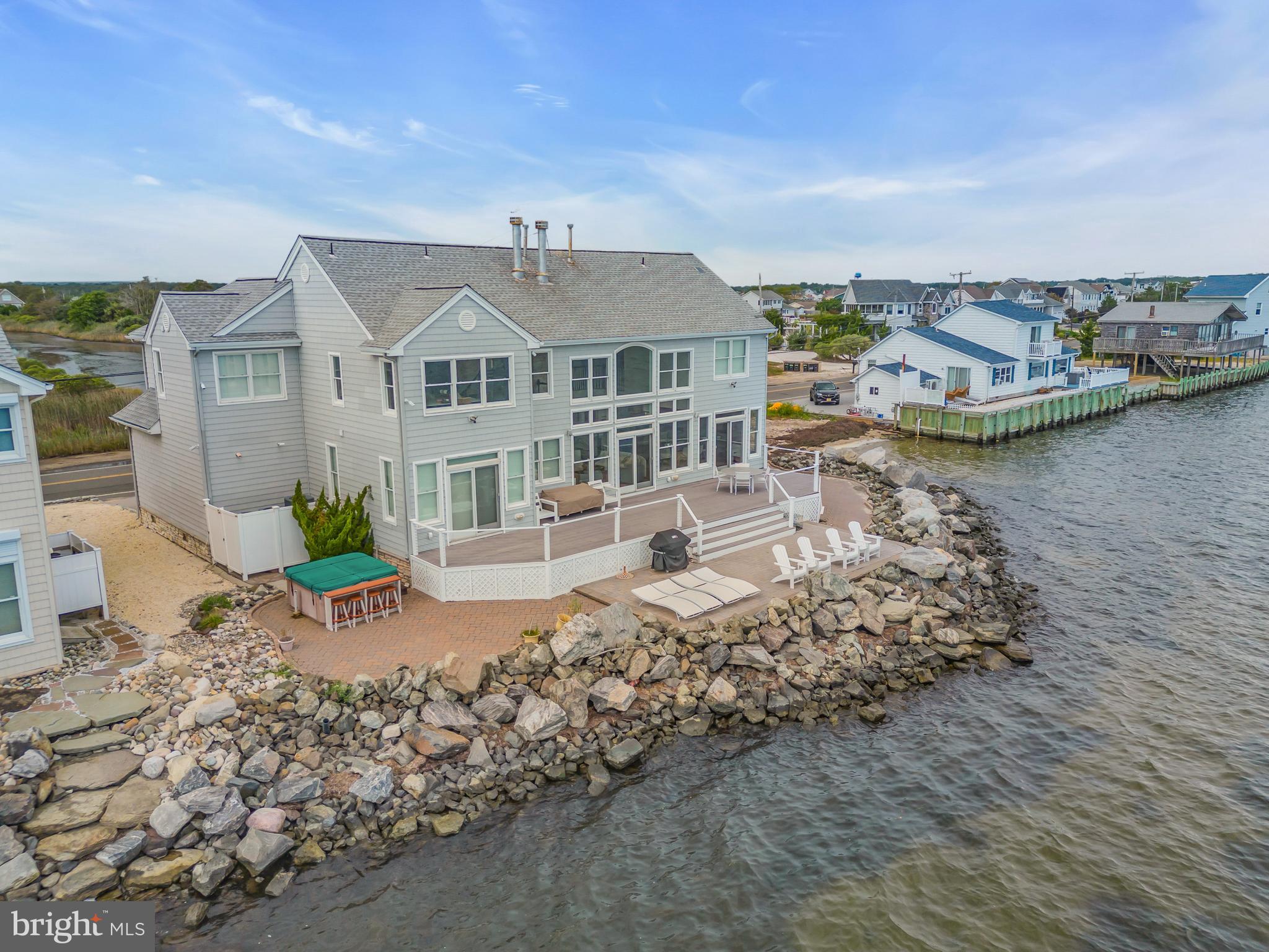 339 Bay Shore Dr