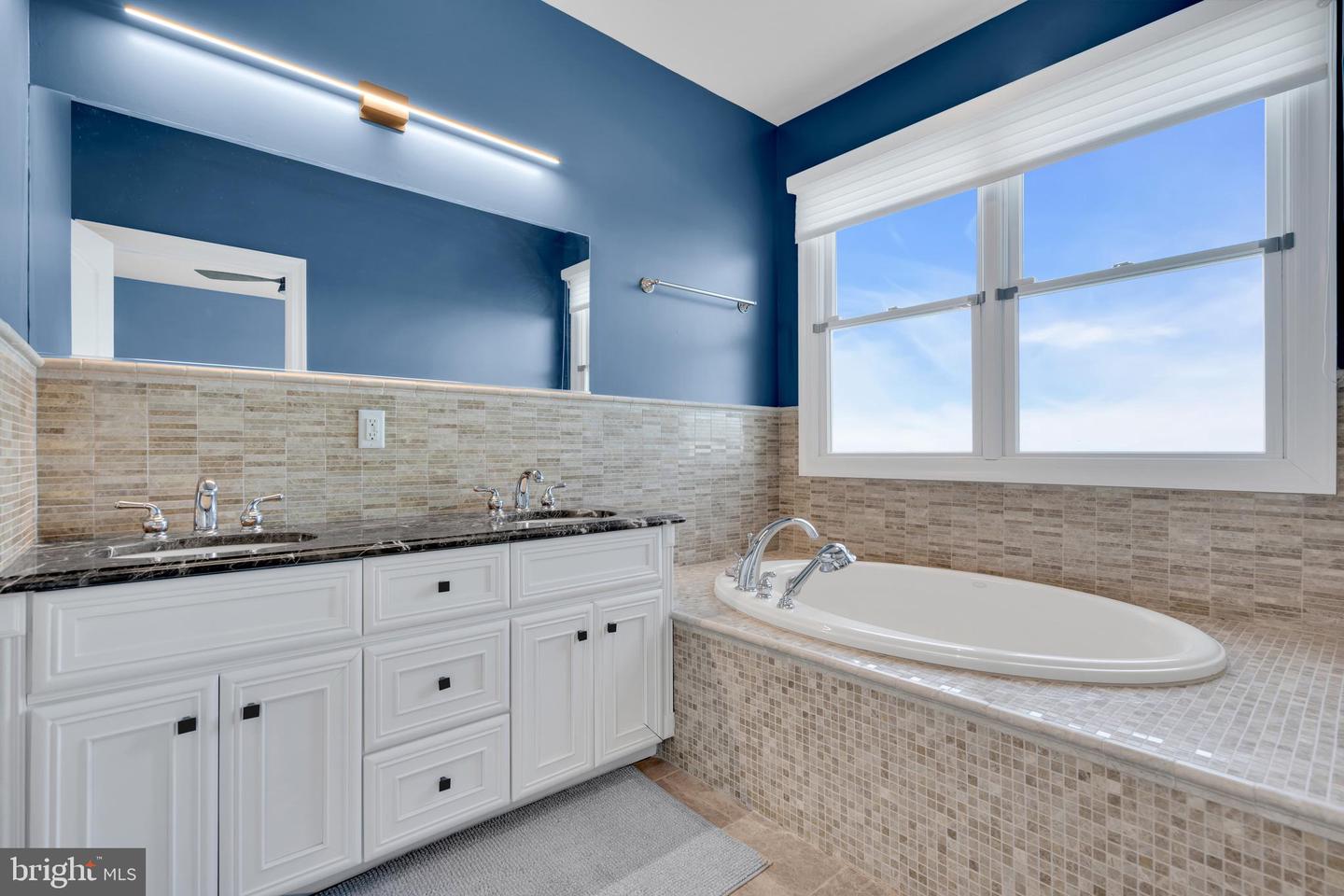 339 Bay Shore Dr