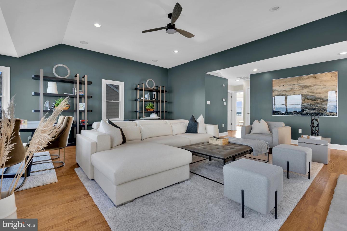 339 Bay Shore Dr