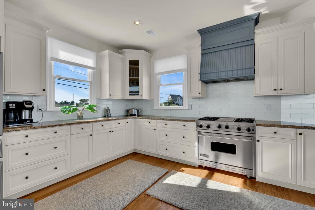 339 Bay Shore Dr