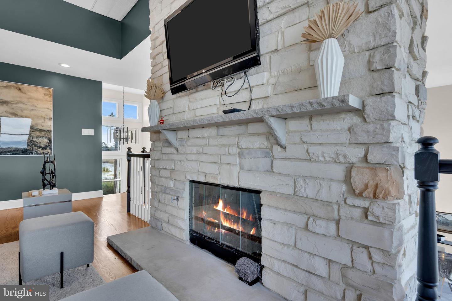 339 Bay Shore Dr