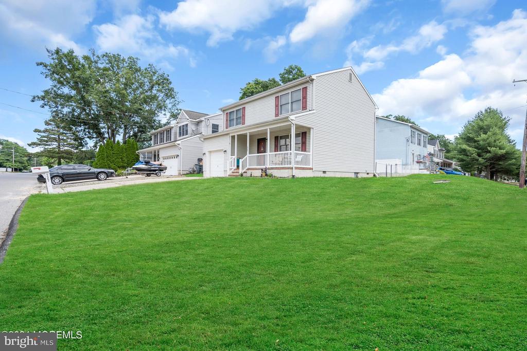527 Vaughn Ave