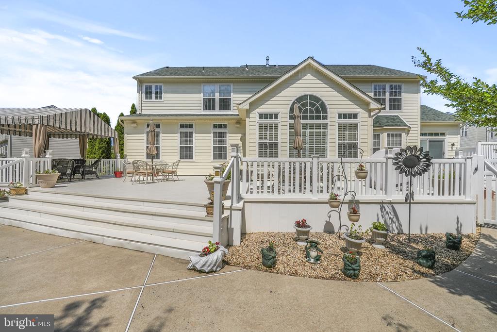24 James Dr