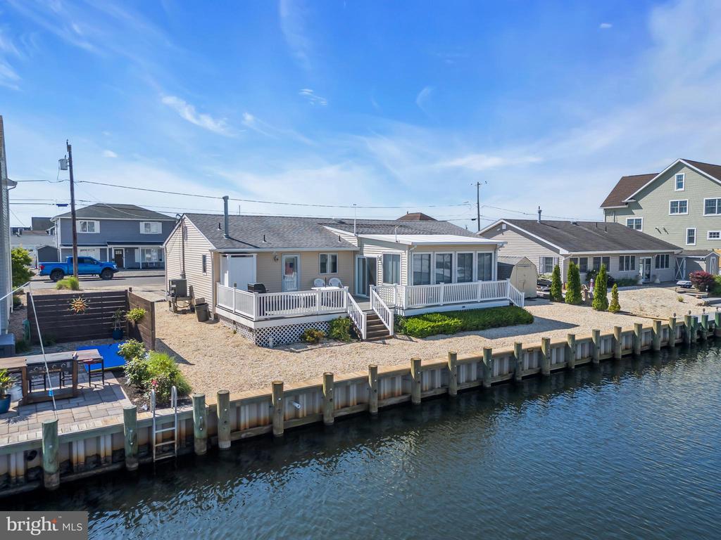 810 Bowline Dr