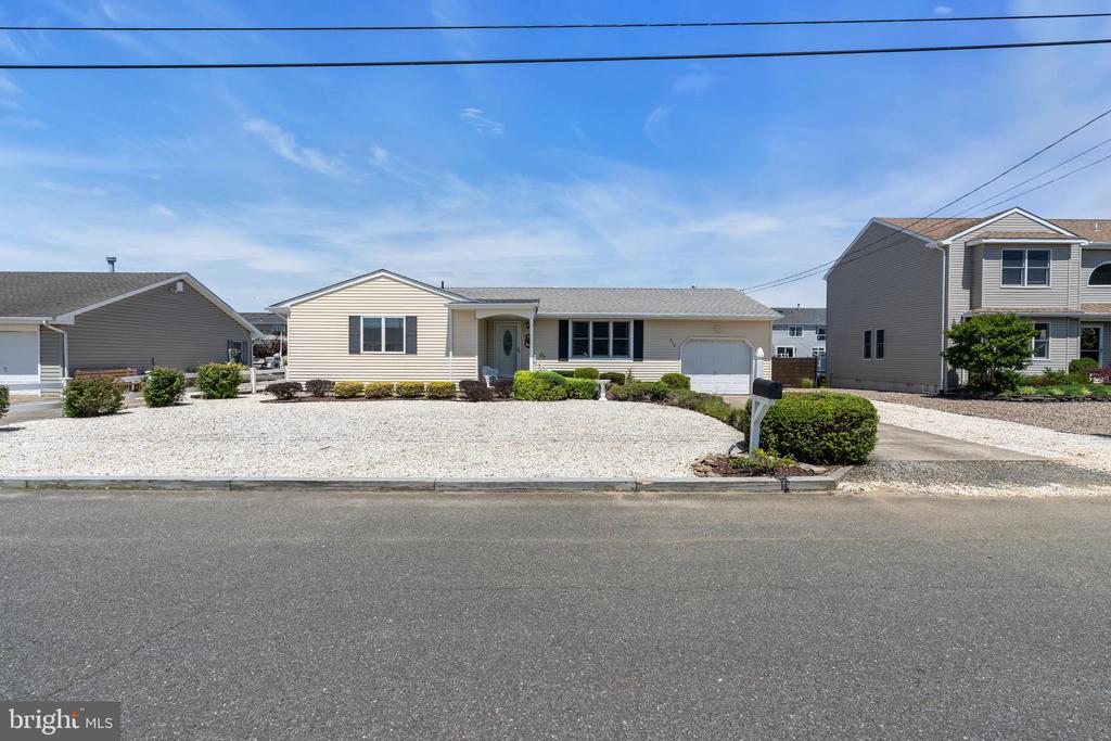 810 Bowline Dr