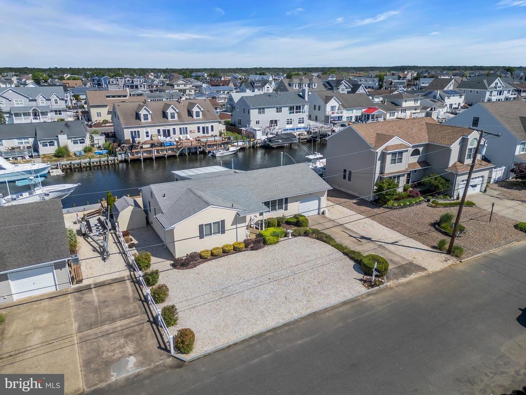 810 Bowline Dr