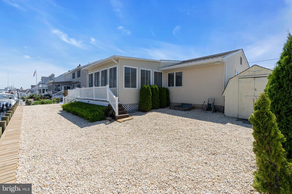 810 Bowline Dr