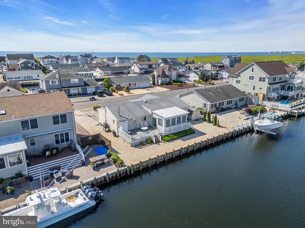 810 Bowline Dr