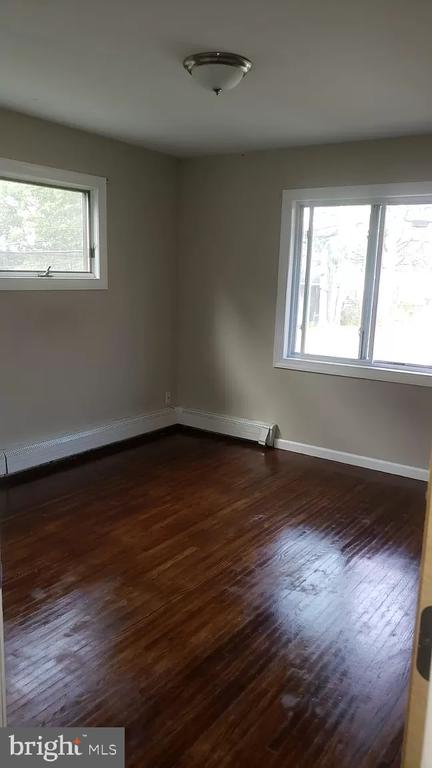 32 Locker St