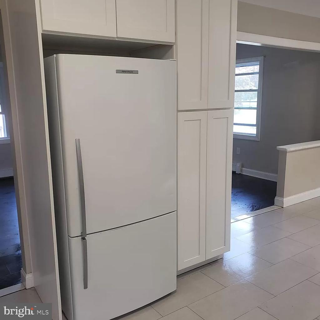 32 Locker St