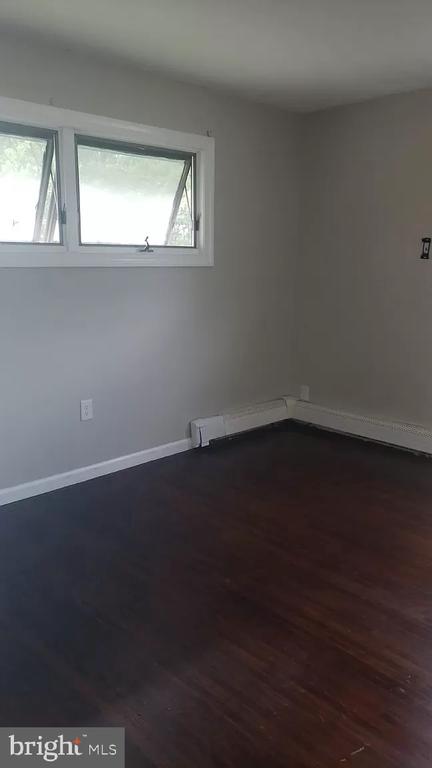 32 Locker St