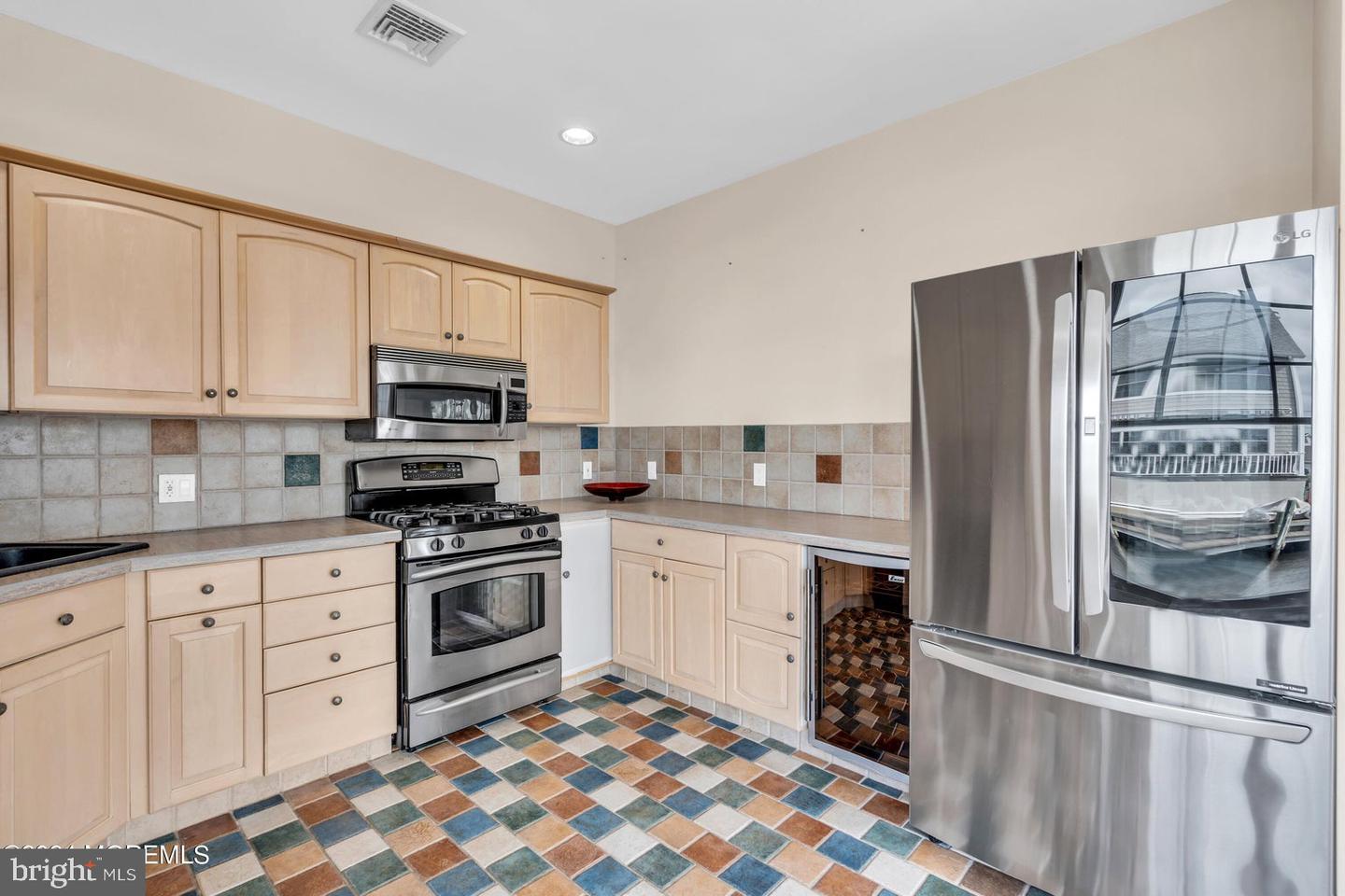 1005 Mauna Loa Dr