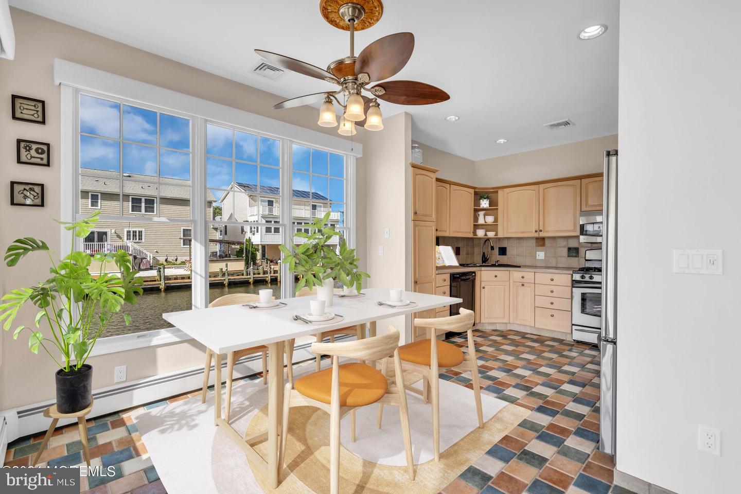 1005 Mauna Loa Dr