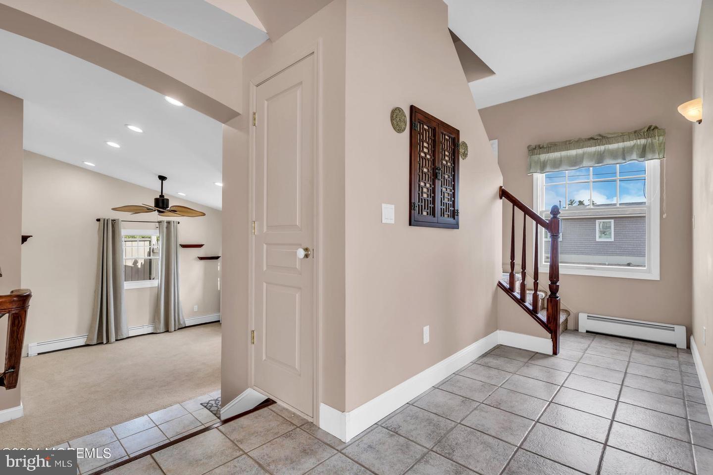 1005 Mauna Loa Dr