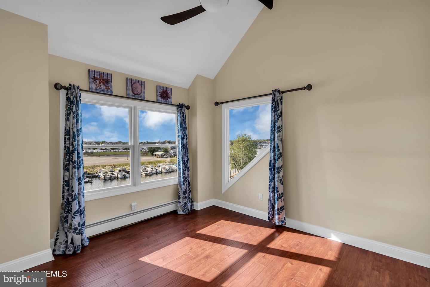 1005 Mauna Loa Dr