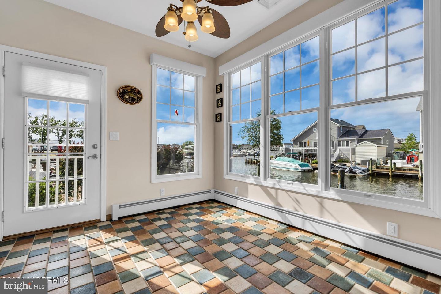 1005 Mauna Loa Dr