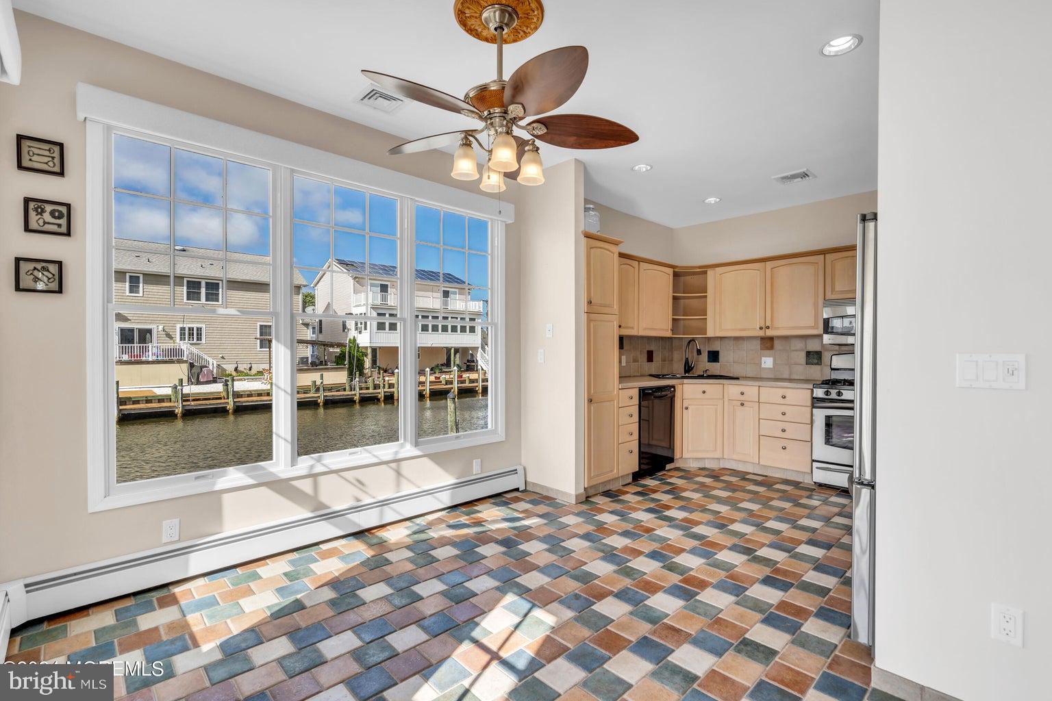 1005 Mauna Loa Dr