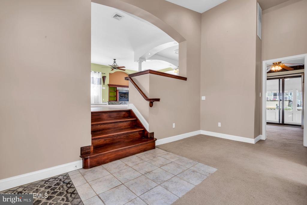 1005 Mauna Loa Dr