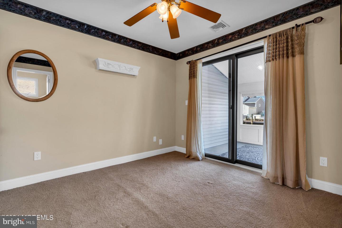 1005 Mauna Loa Dr
